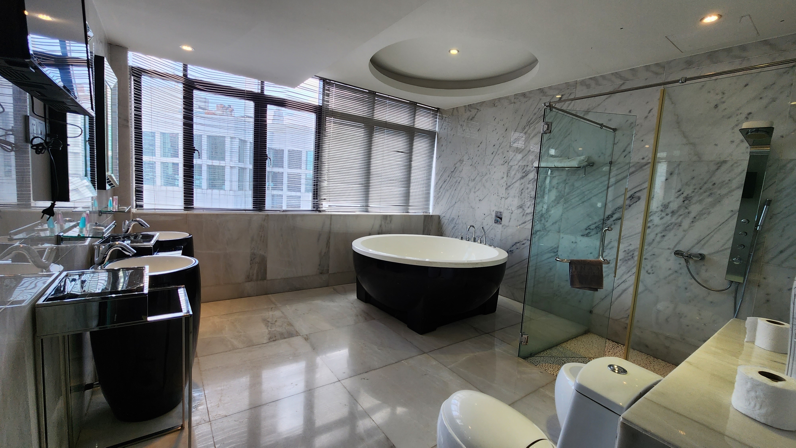 Idol Suite